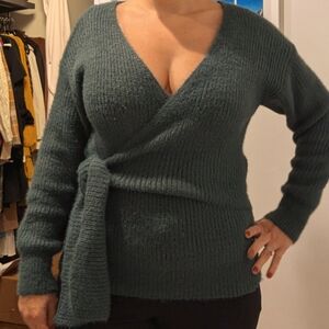 Tularose Green Wrap Sweater S